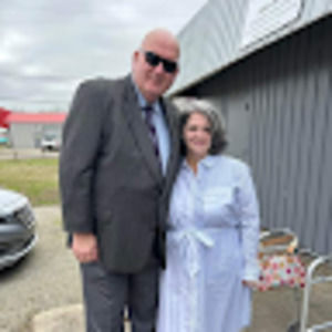 Meet your Posher, Dennis